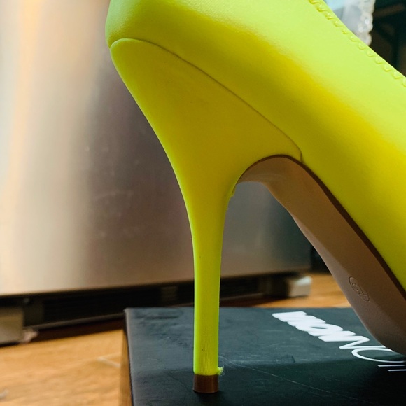 Fashion nova shoes 👠 send some offers😊🙏🔥🔥🔥 - Picture 7 of 8